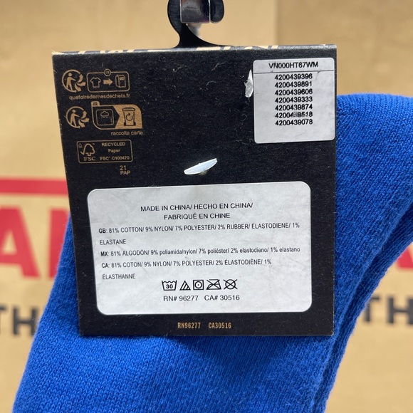 VANS "Off The Wall" socks
New with the tag authentic Vans socks (1 pair) - Picture 6 of 16